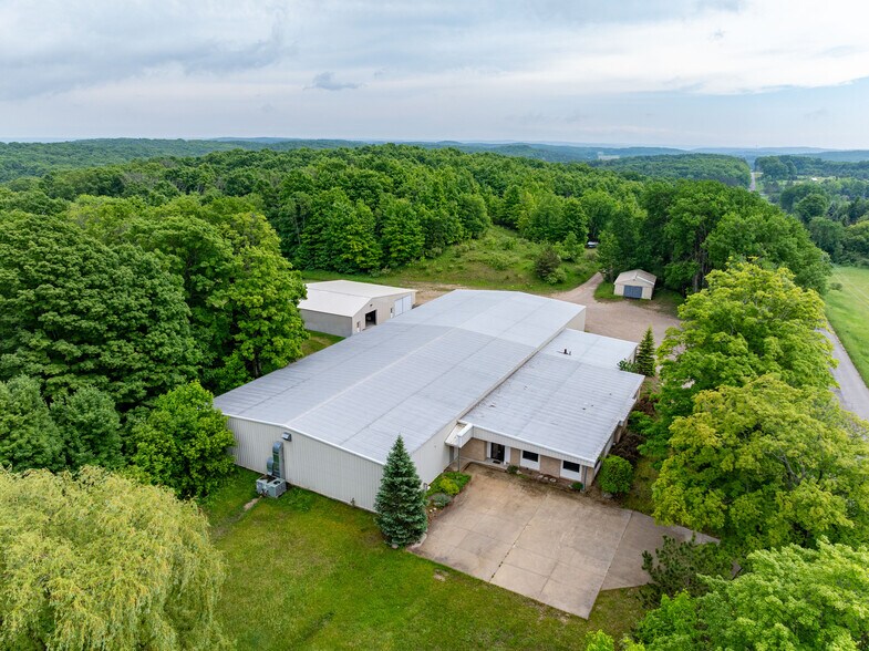 More Photos Of 3166 Muckle Rd, Central Lake Manufacturing For Lease