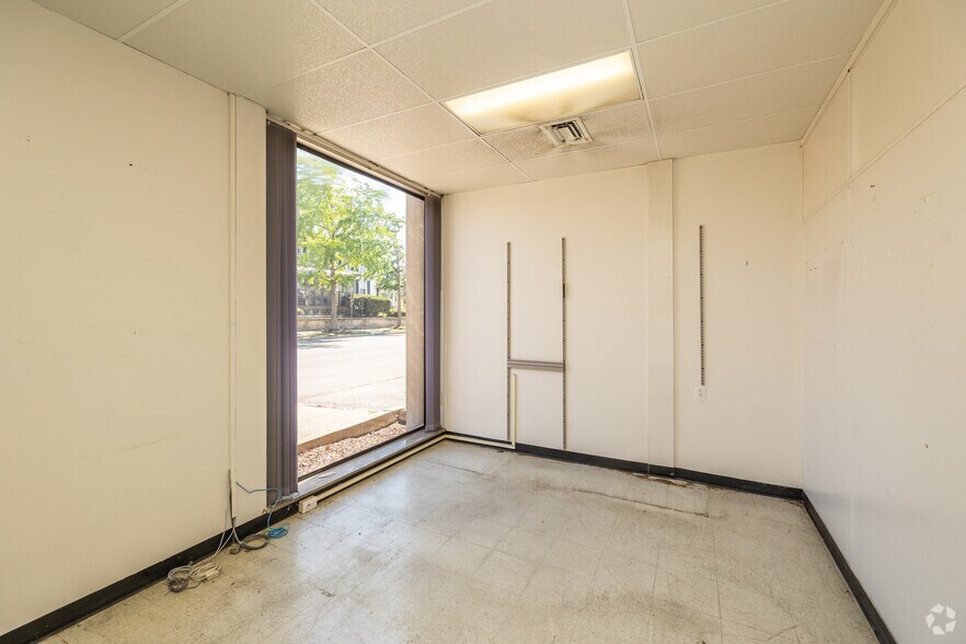 More Photos Of 610 S Adams St, Marion Industrial For Sale