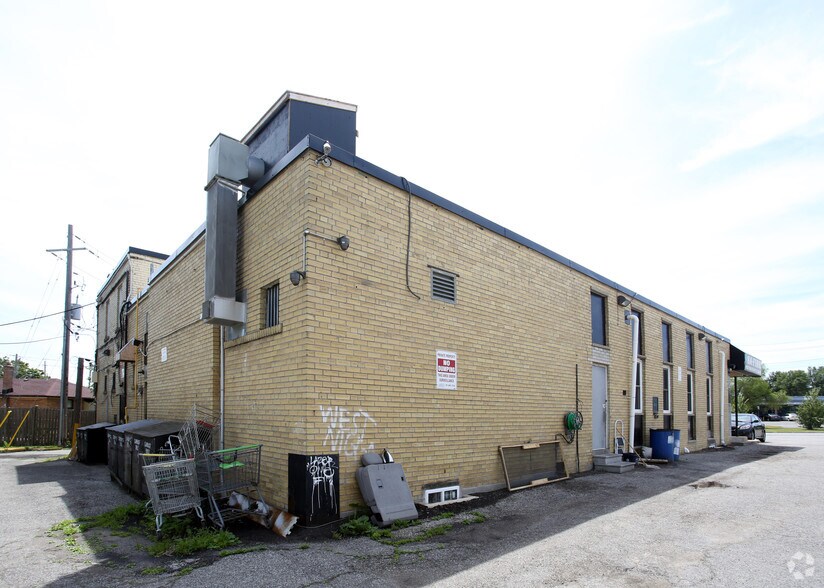 More Photos Of 308-318 Painted Post Dr, Toronto Storefront Retail Office For Lease