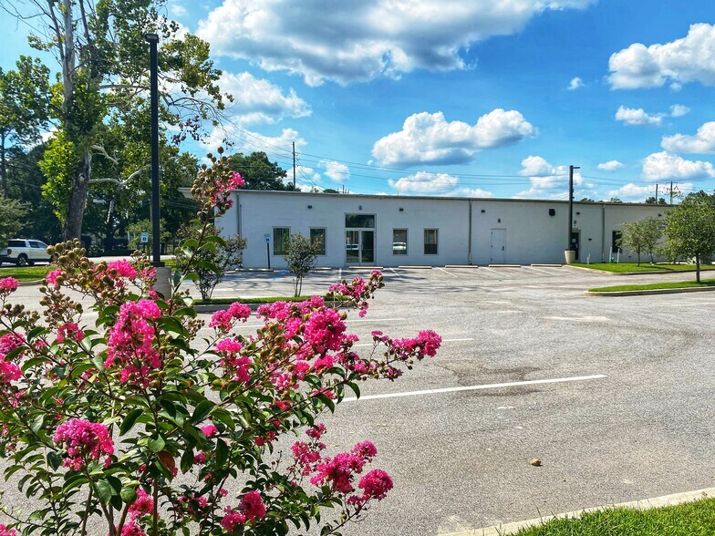 More Photos Of 2724 Old Shell Rd, Mobile Freestanding For Lease