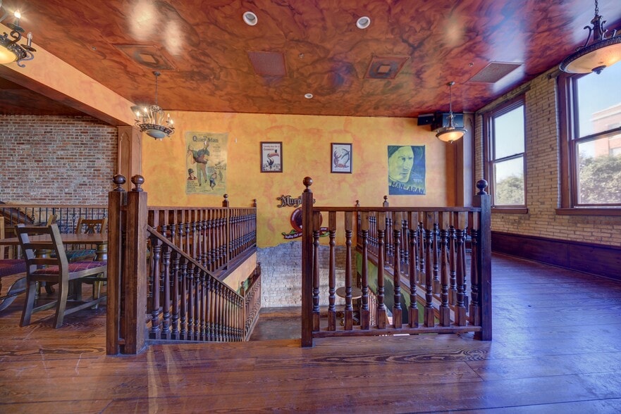 More Photos Of 107-109 N Main St, Bryan Restaurant For Sale