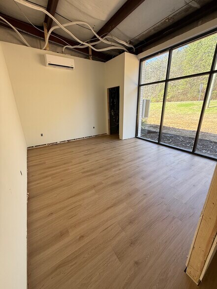 More Photos Of 8004 Glendale Farms Rd, Trussville General Retail For Lease