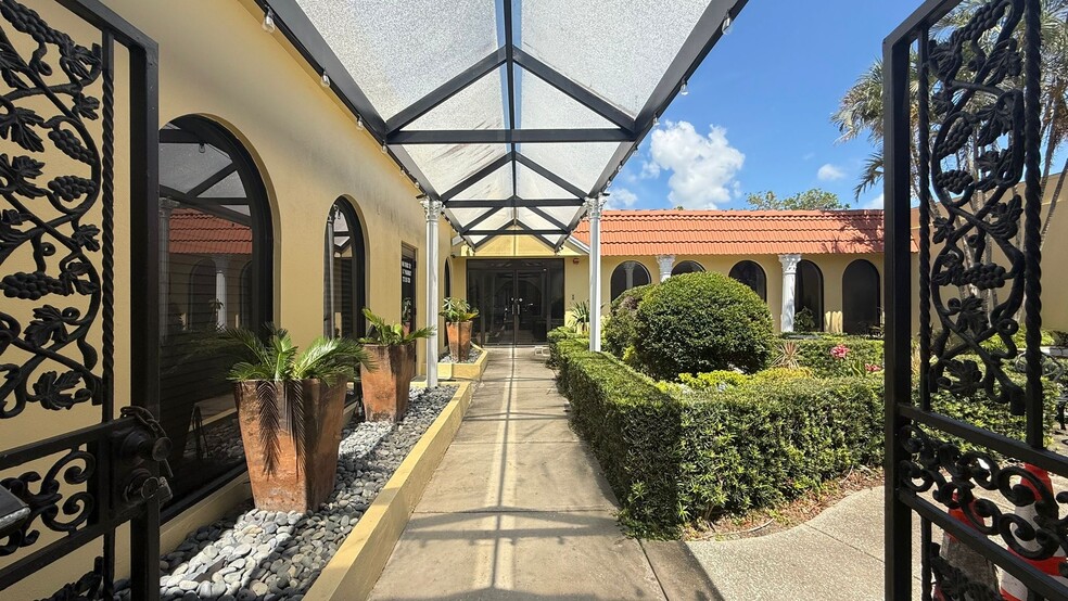 More Photos Of 5051 66th St N, Saint Petersburg Office For Sale