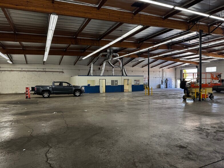 More Photos Of 12035-12055 Sherman Way, North Hollywood Warehouse For Lease