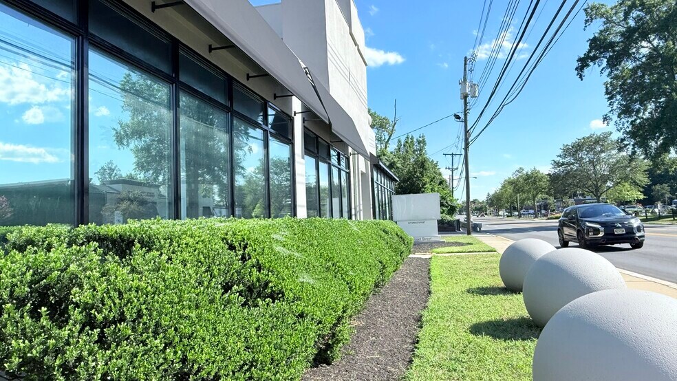 More Photos Of 507 Broad St, Shrewsbury Storefront Retail Office For Lease