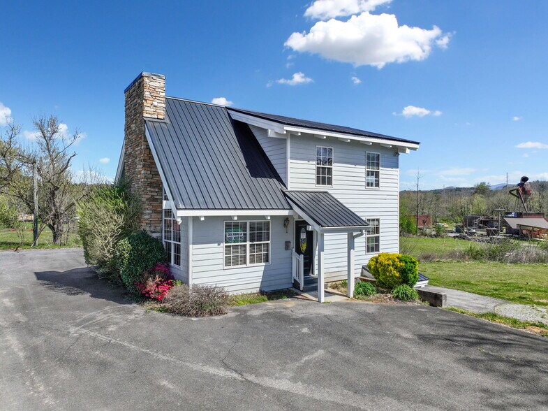 More Photos Of 243 Old Highway 5 S, Ellijay Loft Creative Space For Sale