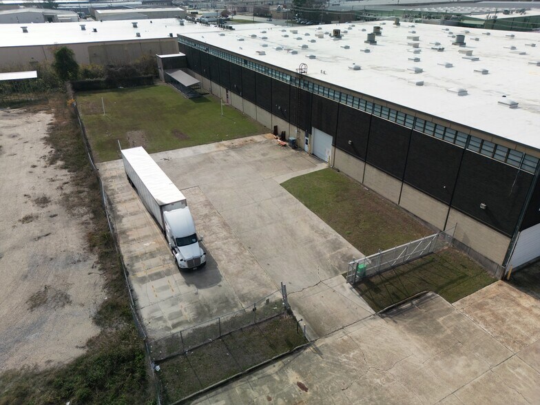 More Photos Of 801 Edwards Ave, New Orleans Distribution For Lease