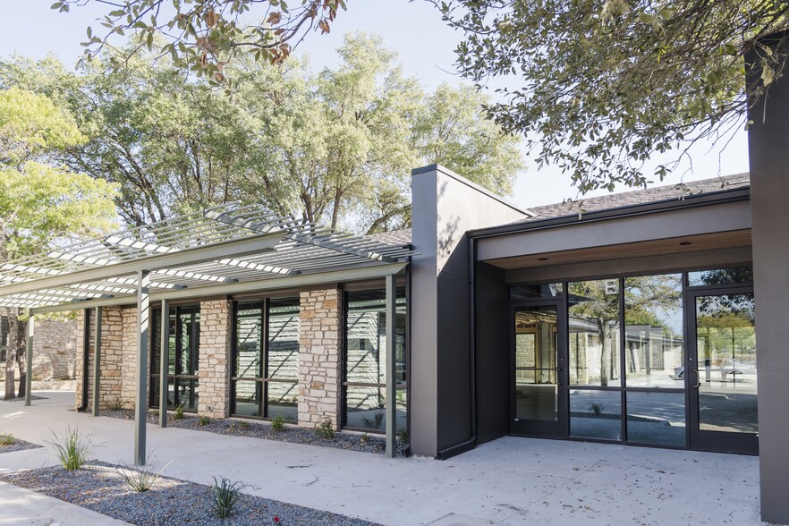 More Photos Of 4701 W Gate Blvd, Austin Unknown For Lease