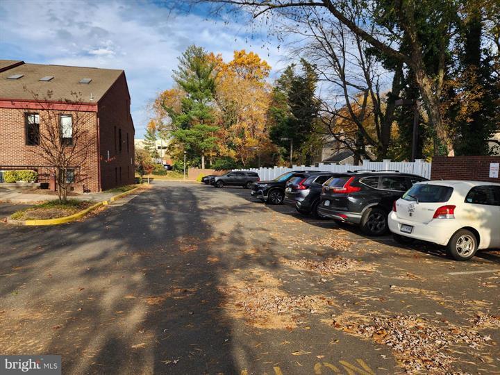 More Photos Of 2555-2575 Chain Bridge Rd, Vienna Medical For Sale