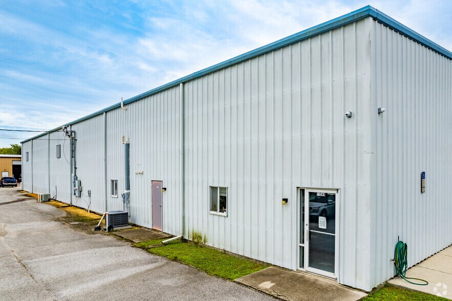 More Photos Of 11548 Pyramid Dr, Odessa Industrial For Sale
