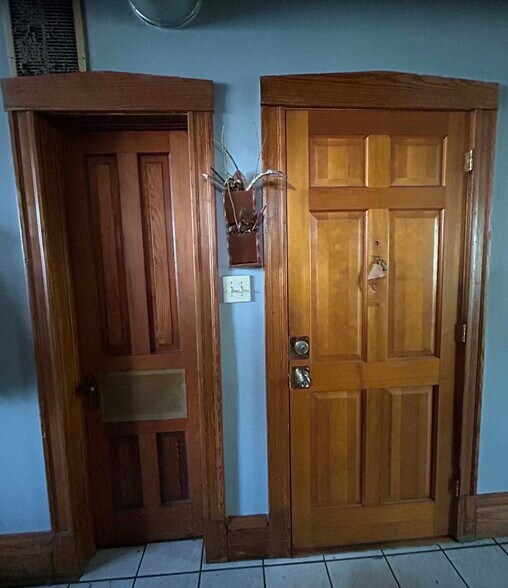 More Photos Of 2620 W Evergreen Ave, Chicago Apartments For Sale