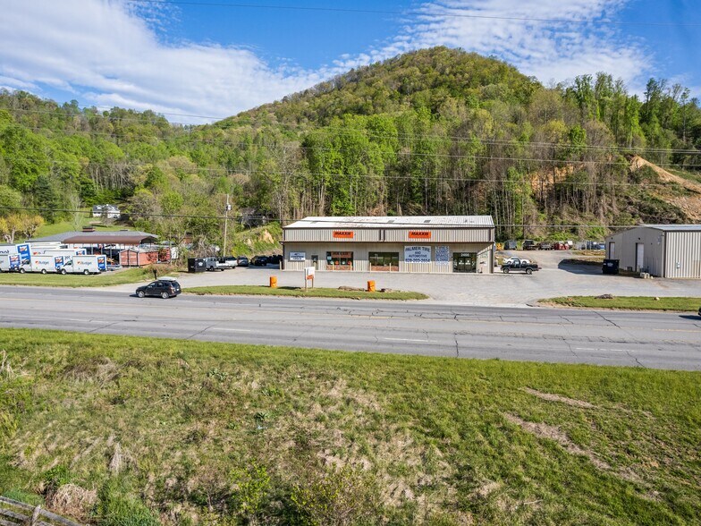 More Photos Of 2466 Dellwood Rd, Waynesville Auto Repair For Sale