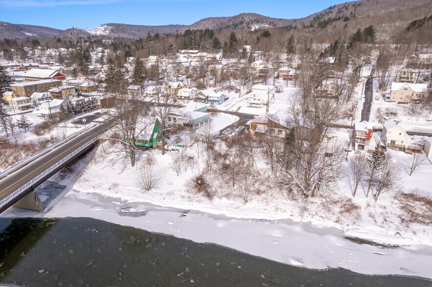 More Photos Of 274 E Front St, Hancock General Retail For Sale