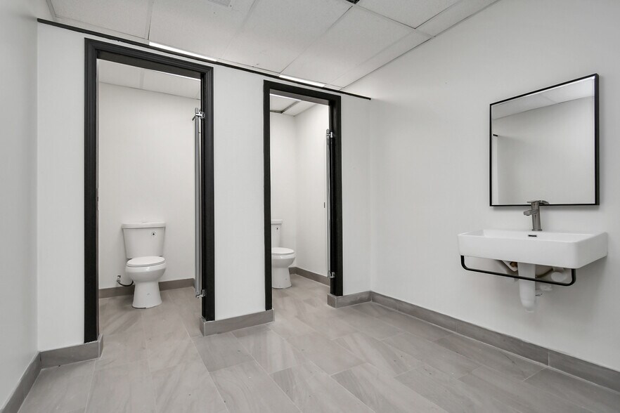 More Photos Of 421 Little York Rd, Houston Truck Stop For Lease