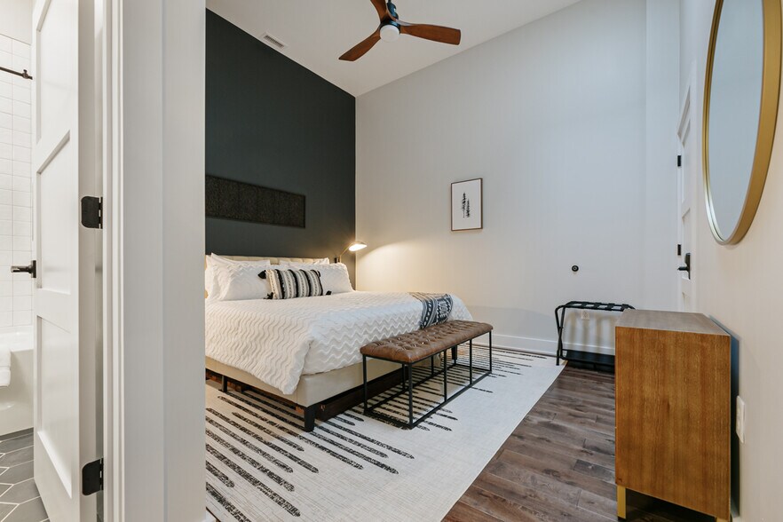 More Photos Of 122 College St, Asheville Storefront Retail Residential For Sale