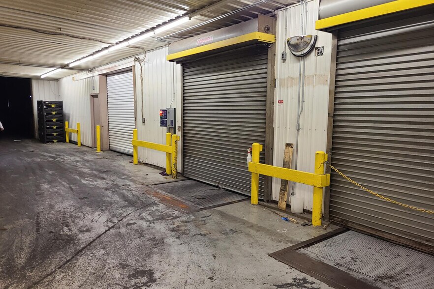More Photos Of 1985 E Laketon Ave, Muskegon Manufacturing For Lease