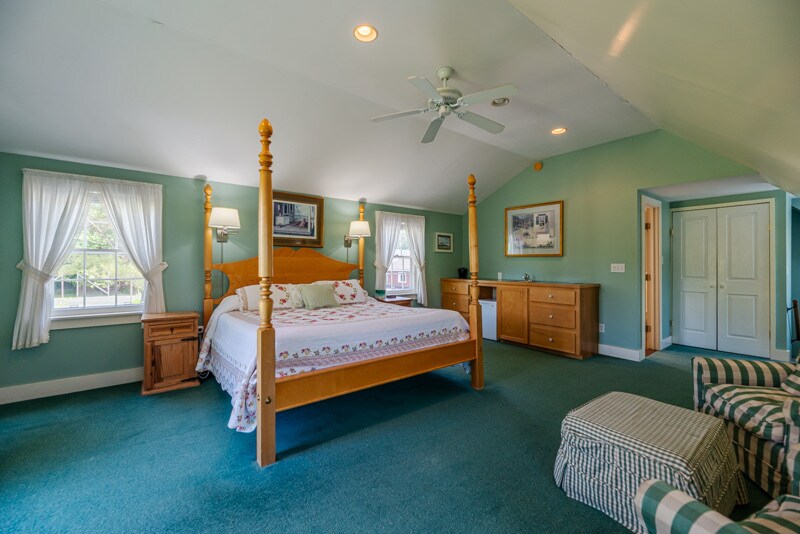 More Photos Of 132 Landgrove Rd, Landgrove Hotel For Sale