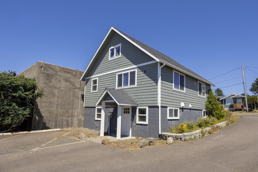 More Photos Of 1330 NE Highway 101, Lincoln City Restaurant For Sale