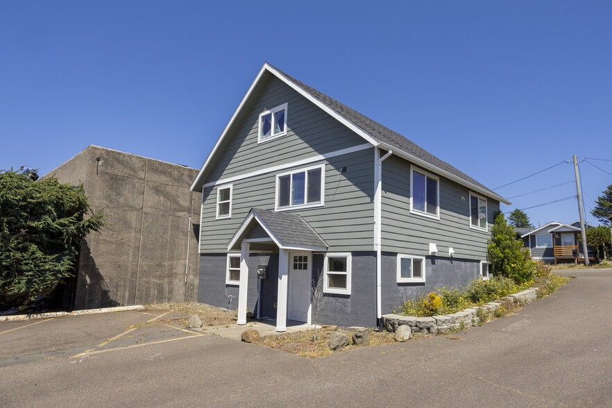 More Photos Of 1330 NE Highway 101, Lincoln City Restaurant For Sale