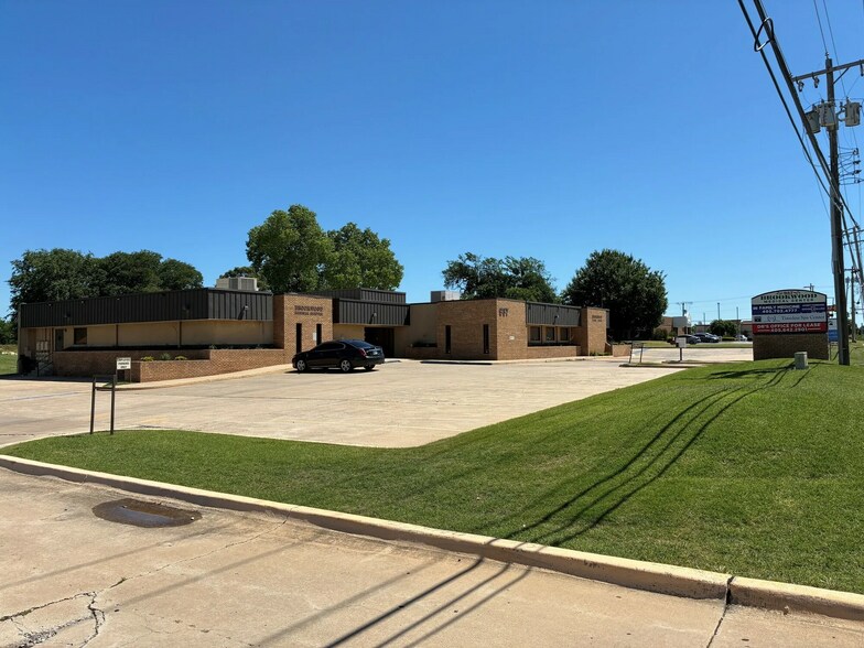 Primary Photo Of 937 SW 89th St, Oklahoma City Medical For Sale