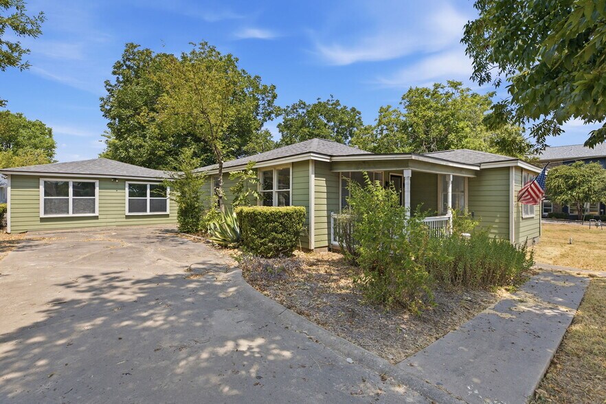 More Photos Of 208 E Hwy 79 St, Hutto Daycare Center For Lease