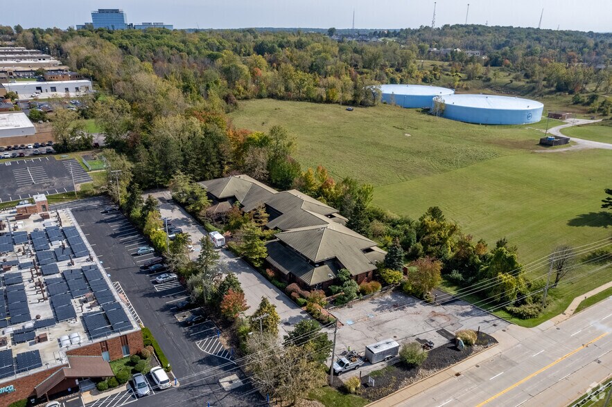 More Photos Of 3781-3799 Green Rd, Beachwood Office For Lease