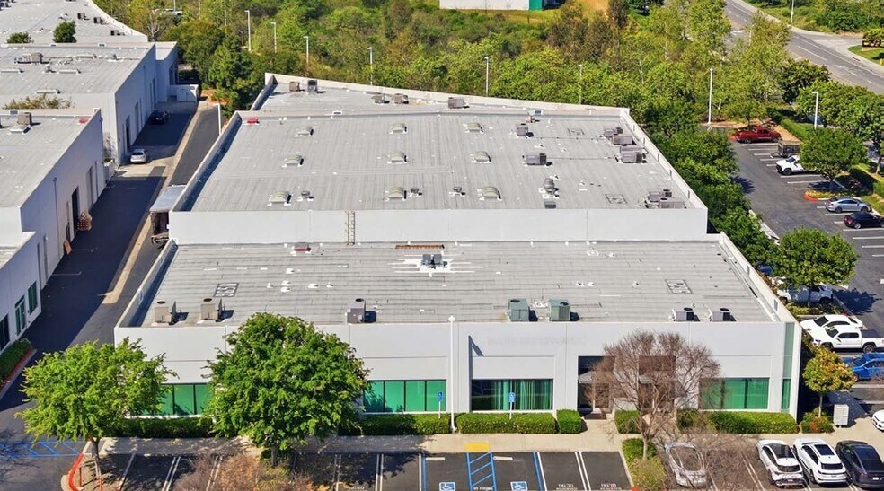 More Photos Of 9560-9640 Research Dr, Irvine Research And Development For Sale
