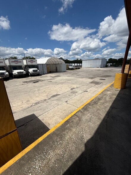 More Photos Of 216 Druid St, Jacksonville Warehouse For Sale