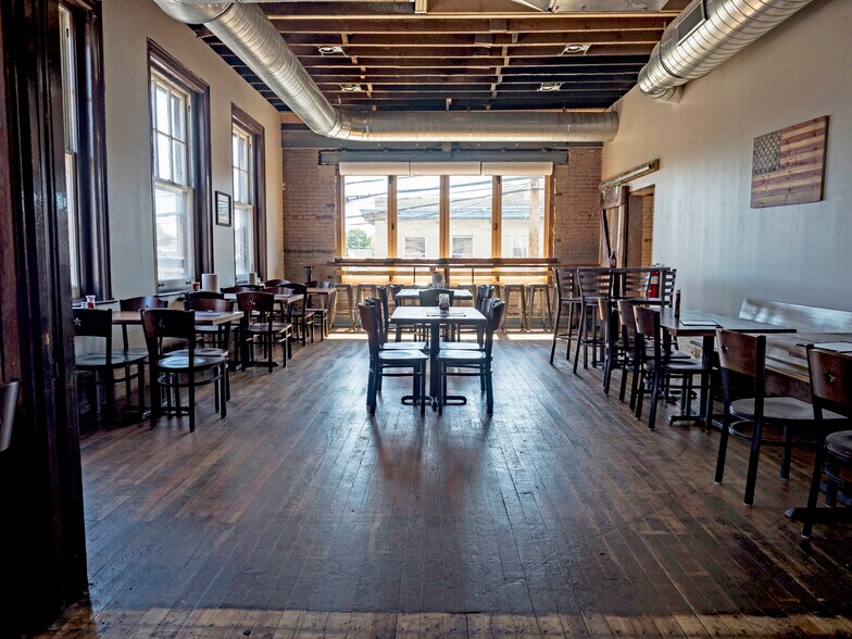 More Photos Of 1 S Union St, Middletown Restaurant For Sale
