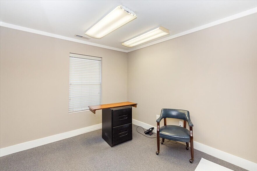 More Photos Of 1980 Old Fort Pky, Murfreesboro Office For Lease