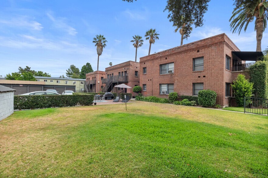 More Photos Of 239 E Villa St, Pasadena Apartments For Sale