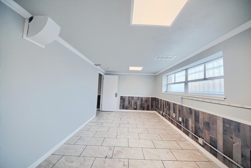 More Photos Of 33 E Magnolia St, Stockton Office For Lease