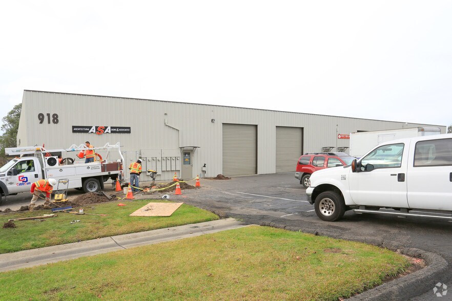 More Photos Of 918 Enterprise Way, Napa Warehouse For Lease