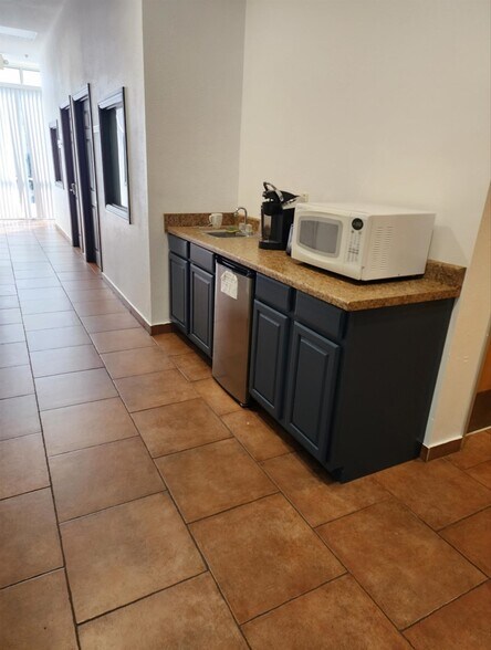 More Photos Of 2560-2566 Catamaran Way, Chula Vista Office For Lease