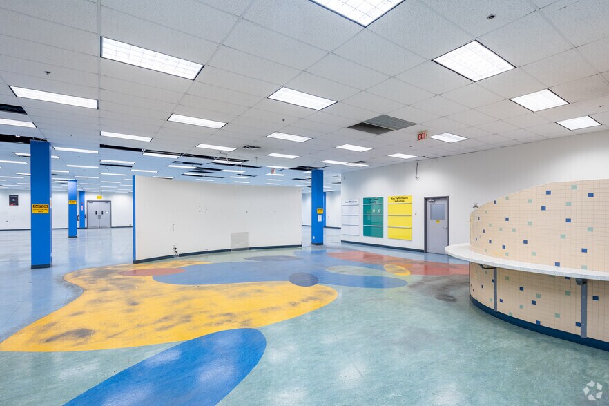 More Photos Of 88 Foster Cres, Mississauga Distribution For Lease