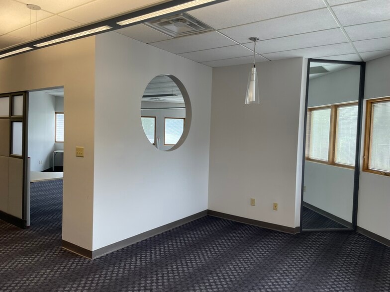 More Photos Of 1735 Central Ave, Albany Office For Sale