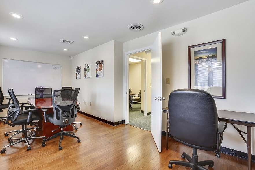 More Photos Of 7231-7243 Hanover Pky, Greenbelt Office For Lease