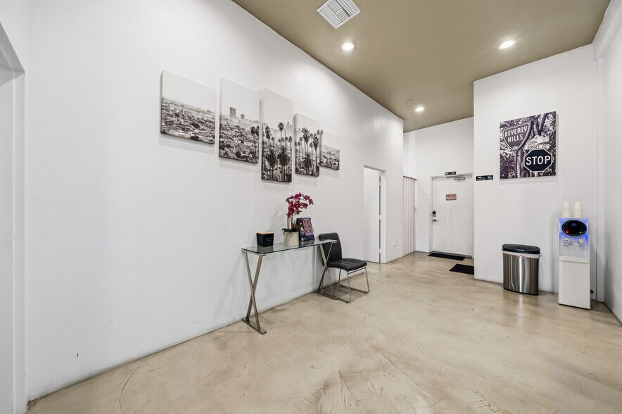 More Photos Of 351-353 S Robertson Blvd, Beverly Hills Storefront Retail Office For Lease
