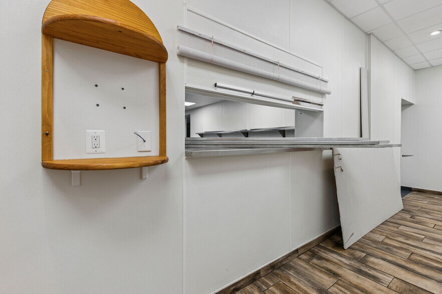 More Photos Of 102 N Rogers St, Aberdeen Restaurant For Sale