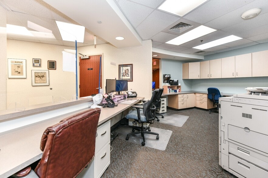 More Photos Of 1860 Town Center Dr, Reston Medical For Sale