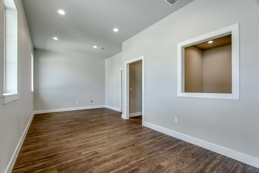 More Photos Of 360 Rufe Snow Dr, Keller Office For Lease
