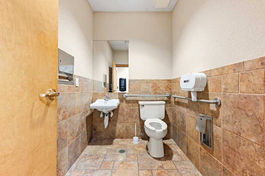 More Photos Of 136 W Main St, Trinidad Office For Sale