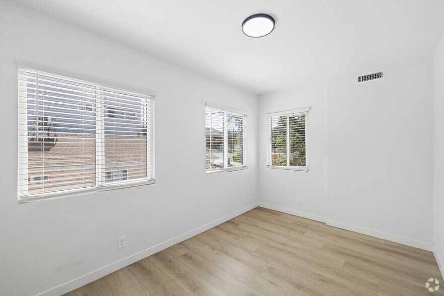 More Photos Of 7323 Valmont St, Tujunga Apartments For Sale