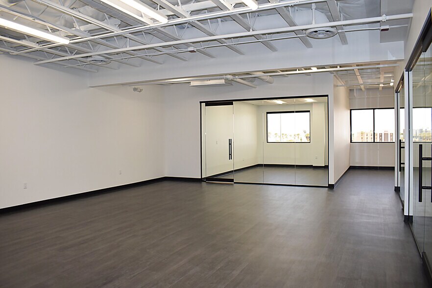 More Photos Of 4245 S Grand Canyon Dr, Las Vegas General Retail For Lease