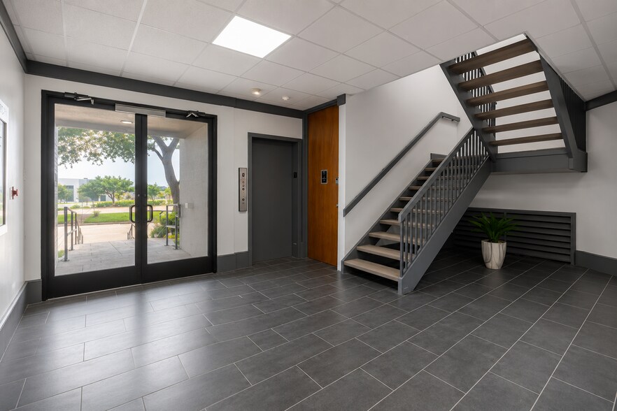 More Photos Of 4320 N Belt Line Rd, Irving Unknown For Lease