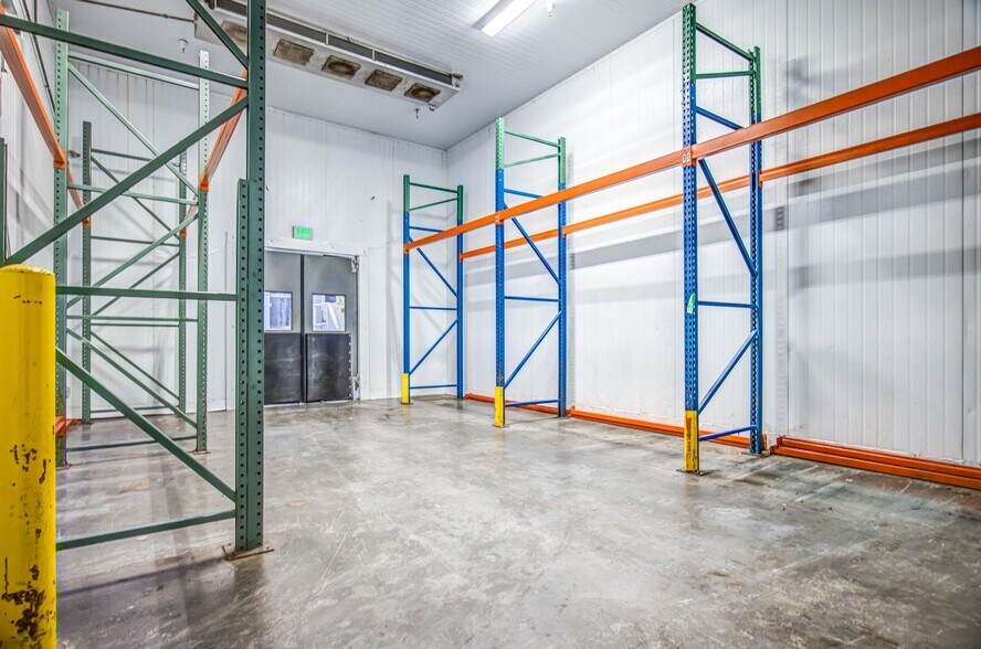 More Photos Of 6820-6830 E Washington Blvd, Commerce Refrigeration Cold Storage For Lease