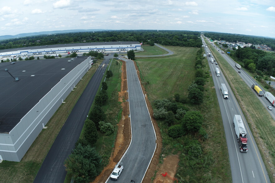 More Photos Of 100 Logistics Dr, Carlisle Truck Terminal For Lease