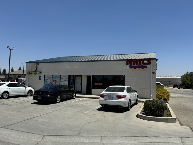 Primary Photo Of 3726 Coffee Rd, Bakersfield Freestanding For Lease