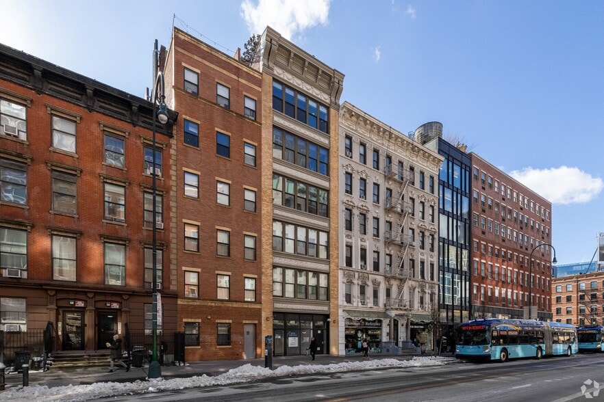 More Photos Of 345 W 13th St, New York Apartments For Lease