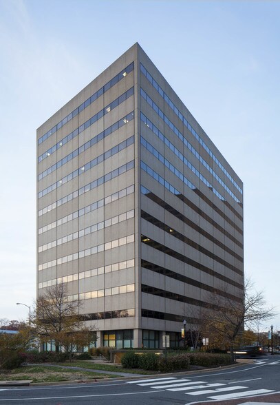 More Photos Of 2711 Richmond Hwy, Arlington Office For Lease